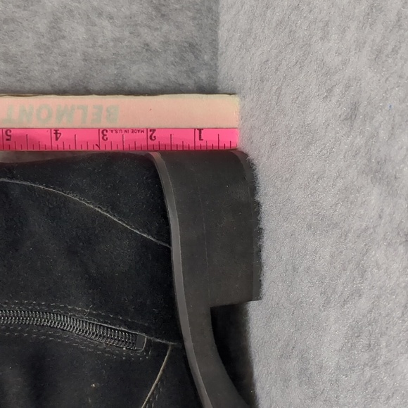 UGG Black Suede Bootie Women’s Size 7 Block Heeled Boots - Picture 9 of 10